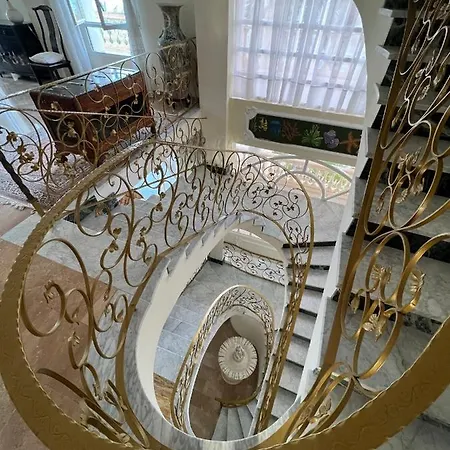 Palace Unique Avec Privee *